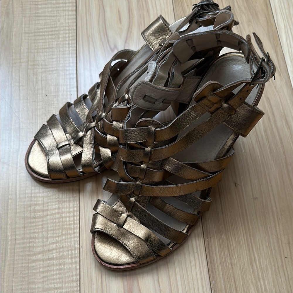 Fiel gold metallic heeled sandals, size 8